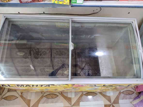 السلام عليكم ورحمة الله وبركاته
عارضة عاموية و طرحية للبيع نضافة 75٪ مثل ما موجود بالصوره تبريد خير من الله تجي وتشوف سعر الواحد 300 اذا ثنينهن 500 وبيهن مجال حك الجية
عنوان: ديالى _ بعقوبه
***********
