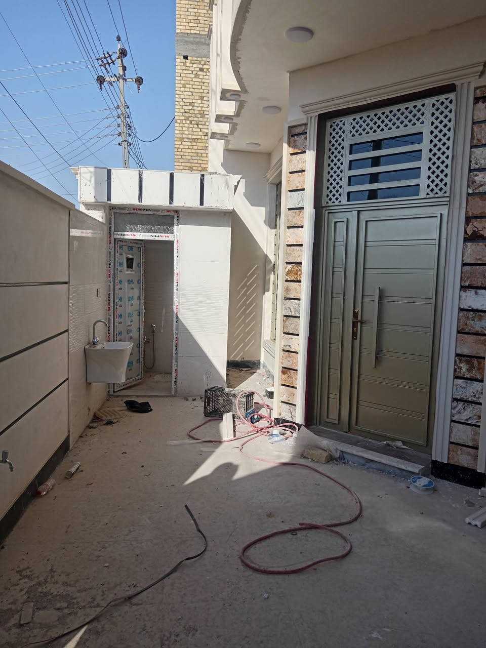 دار ٢٠٠متر قاط واحد علئ ساحه بل ١١الف نهاوند البيت جديد استفسار ***********
