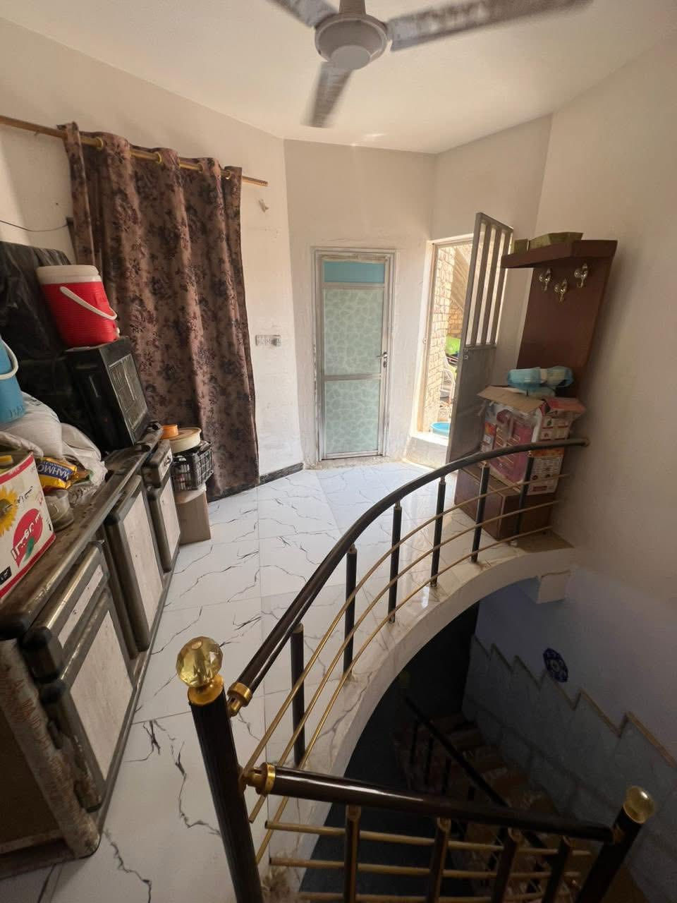 دار للبيع 
المساحه 100 متر طابو صرف ركن 🅿️ 
موقع البكرلي الاولى شارع 20 يبعد عن شارع 100 متر كافه خدمات متوفر .
طابقين 🔥
يحتوي على غرفتين نوم 💤 وصاله
وكلدور  ومطبخ ومجمع صحي 
السعر 117  مليون 
ليرغب بشراء مراجعه المكتب
عقارات املاك العراق
بكرلي بعد الملعب قبل السيطره القديمه


**إذا كنت صاحب هذا الإعلان وتريد حذفه لأي سبب، رجاءا أرسل رسالة إلى الدعم الفني**