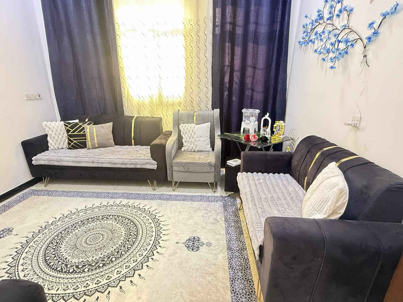 للبيع  تخم 10 مقاعدنضيف كلش مابي اي ضرر مكان بغداد للاستفسار راسلو واتساب ***********5
