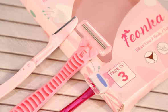 مجموعة "فيونكا" (Feonka) 

هي طقم أدوات تجميل يحتوي على شفرات حلاقة مصممة خصيصًا للاستخدام على مناطق مختلفة من الجسم. 
مجموعة شفرات حلاقة "بيوتي كيت" (Beauty Kit) من "فيونكا".
المحتويات: تحتوي العبوة على 3 شفرات حلاقة مختلفة.
مناطق الاستخدام: مصممة للاستخدام على خط البكيني، الجسم، والوجه.

سعر 3،000
عنوان بغداد اركية وفاضل شارع المسبح العام 
توصيل داخل المنطقة مجاناً بغداد والمحافظات 5
للحجز والاستفسار مراسلة الصفحة او الرقم ***********
