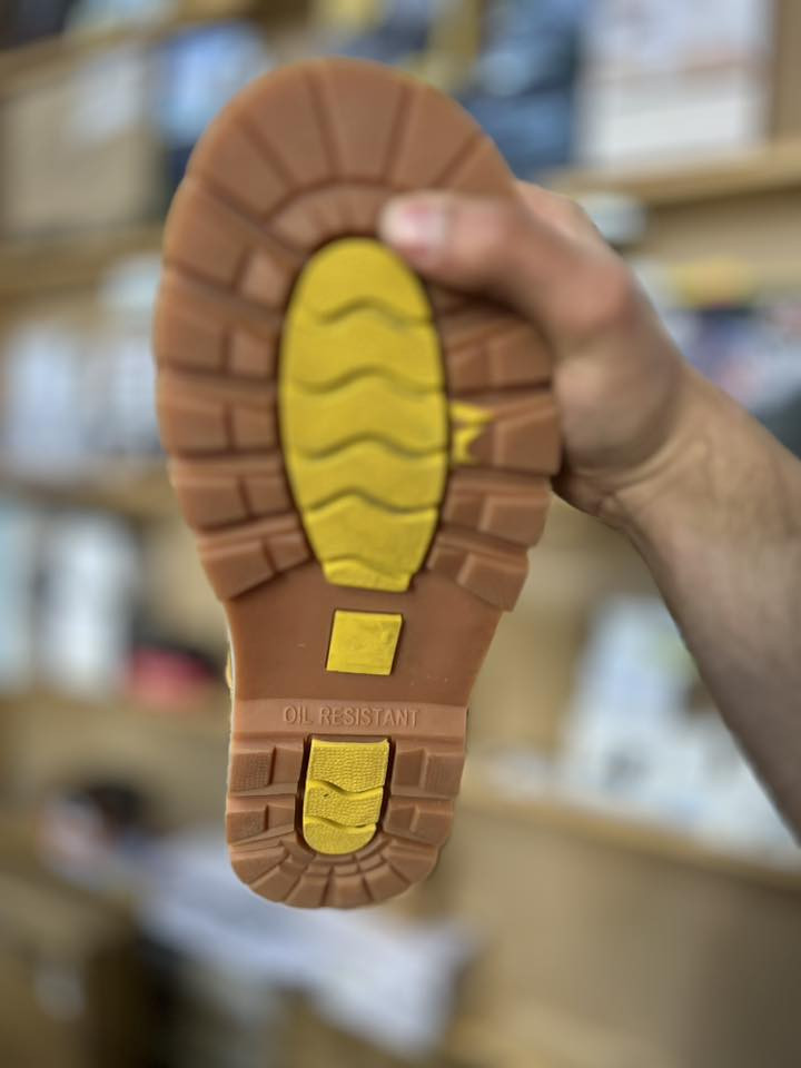 بوت cat 
قياس 43 
سعر 25 مع التوصيل


**إذا كنت صاحب هذا الإعلان وتريد حذفه لأي سبب، رجاءا أرسل رسالة إلى الدعم الفني**