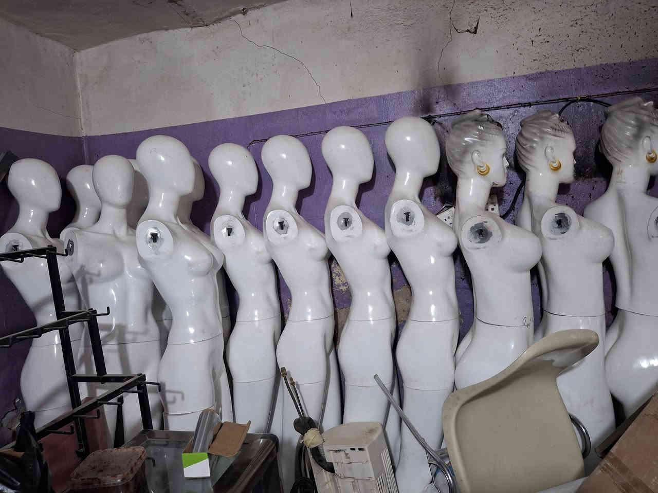 السلام عليكم ملكانات للبيع كبار واطفال ابيعهن شلع مع كامل تفاصيل الملكانه ونضاف وجدد  
المكان بابل الكفل 
***********
