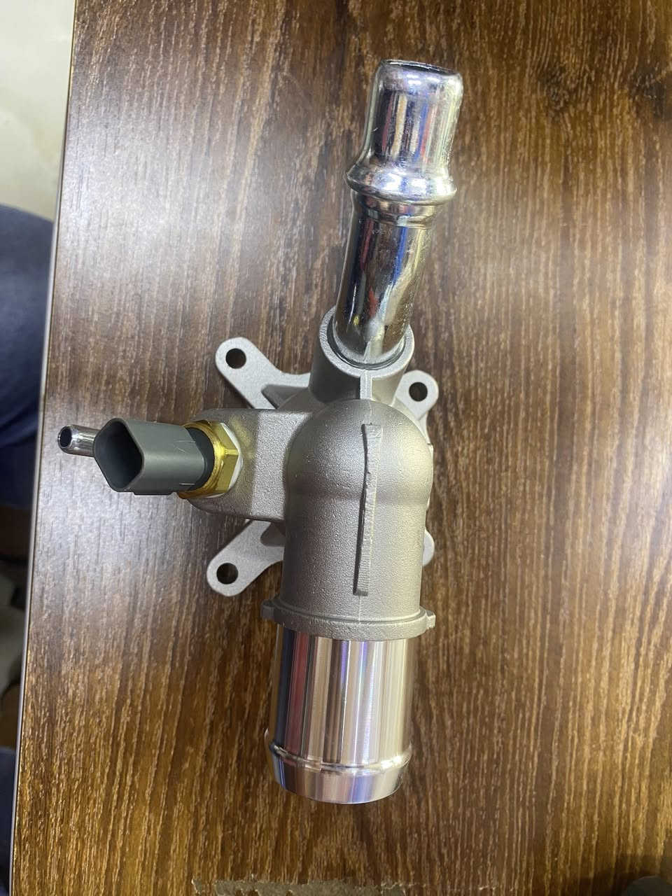 يتوفر  لدينا  

كوع  2400 محرك 
 
يتوفر  ايضاً كافة قطع غيار السيارات الامريكية 

يوجد توصيل كافة محافظات العراق 

***********
***********
***********
***********
