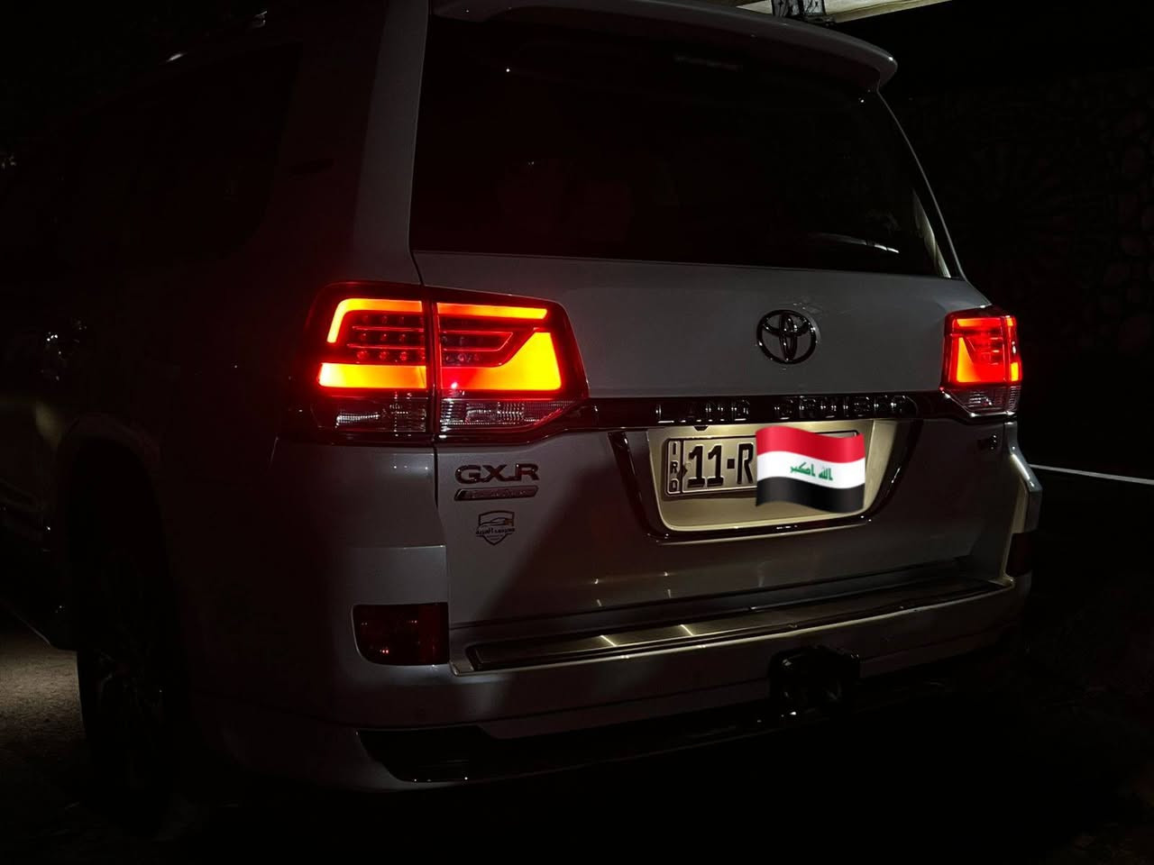 لاند كروزر للبيع
‏موديل 2021 بحريني 
‏سياره على حطت الوكالة بدون صبغ 
‏المحرك 6سلندر 
‏اللون الخارجي ابيض
‏اللون الداخلي جلد مشمشي 
‏تجي فتحه سقف 
‏و تبريد ثلج ❄ و تدفئة  
‏حساسات اماميه خلفيه
‏سياره مكفولة ما تحتاج أي شي 
‏السعر (خاص) 
‏للاستفسار الاتصال على الرقم التالي 
‏رقم الهاتف (***********) 
‏

