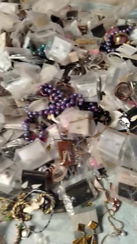 اكسسوارات اوربيه • أكثر من ٤٥٠ قطعة • مطليه بالفضة