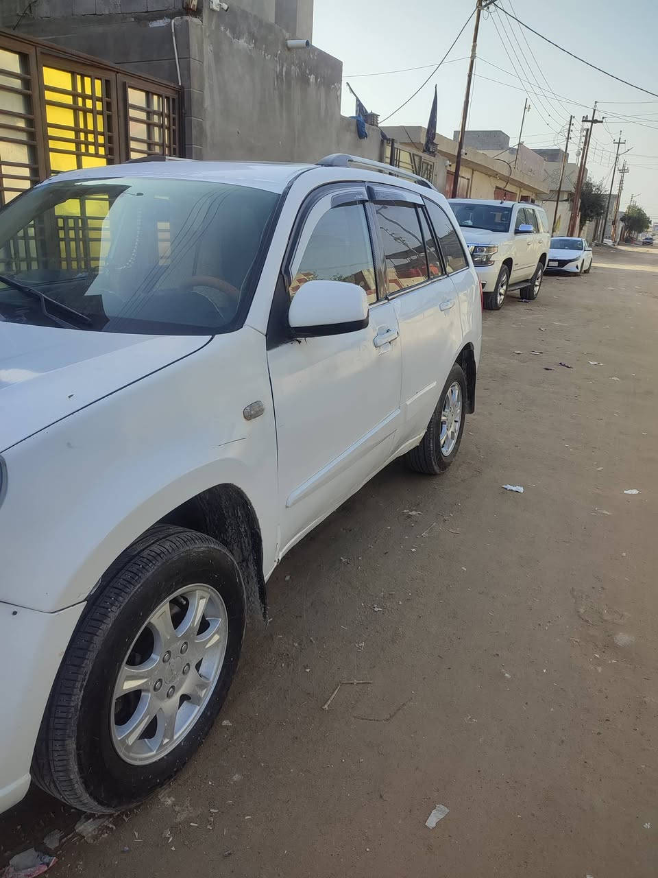 السلام عليكم تيكو للبيع موديل 2012شكل ال13 لون ابيض رقم بصره انكليزي سنويه لل28 مكينتها حلوه بس كيرها مبوش  ابيع على عطلها مكانها البصره الزبير صاحبها يريد تحويل تلفون *********** السعر 35وبيها مجال وإذا اكو مراوس
