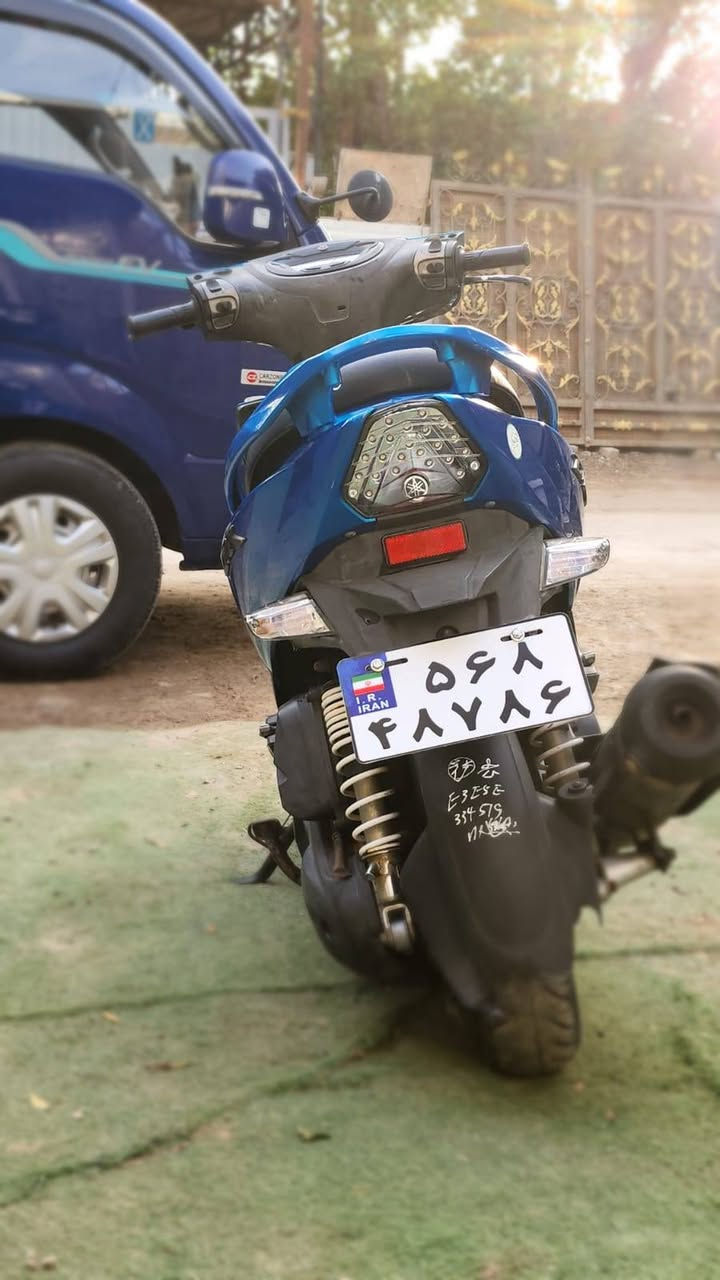 السلام عليكم دراجه جي تي ار
نوزل

لون مميز

دراجه قبل سبوع نزلت من الرمبه

مكينه جديده ناعمه

كفرات جدد كارتون

دشبول 3 الوان

ماشيه21 الف يعني زيرو

دهن امزويل 

دراجه بلاديه برغي مامفتوح بيهه جيب وياك تريله مال فيتريه
سعر/1200

مكان/ بغداد ام الكبر والغزلان

هـ/***********
