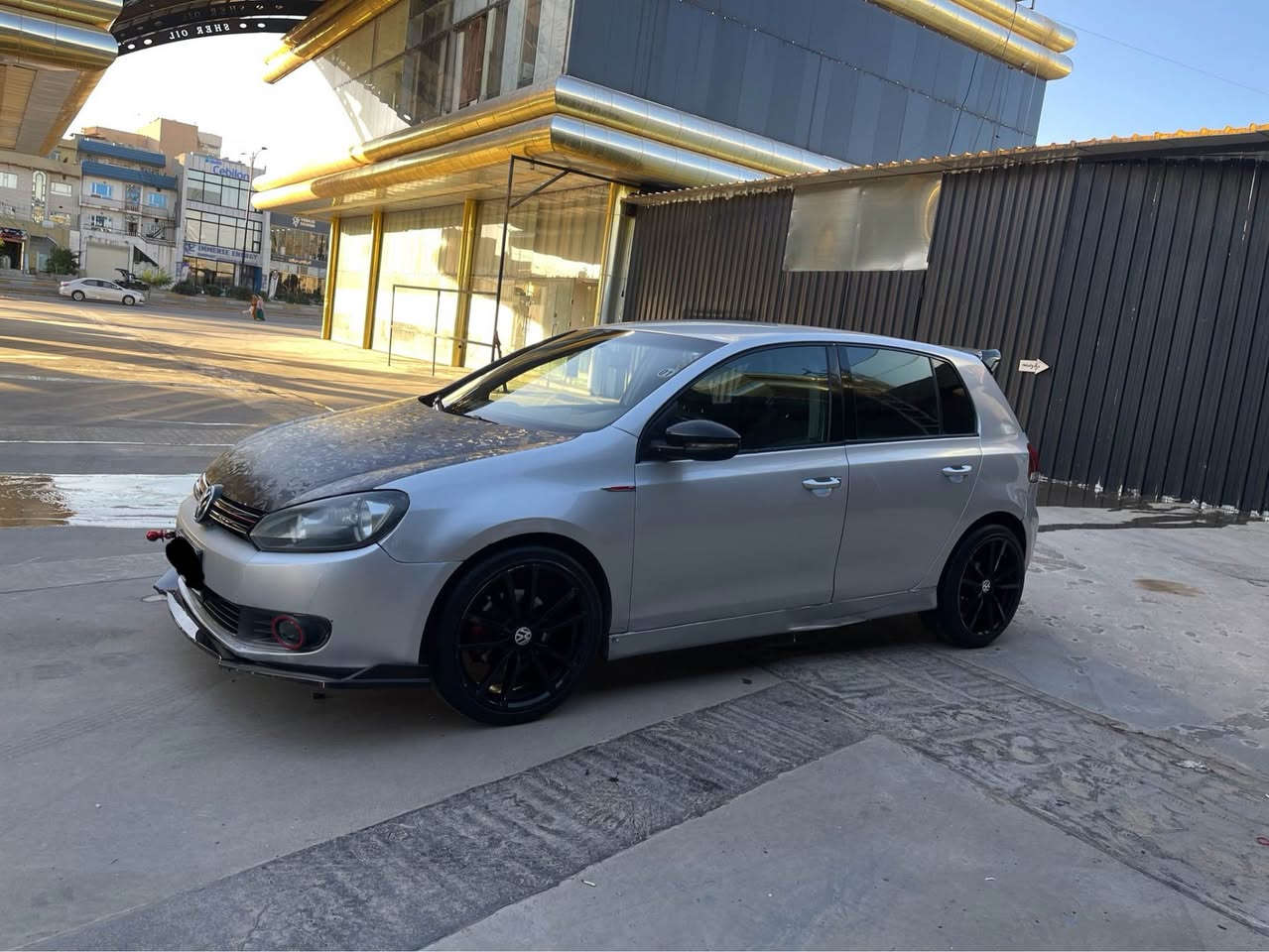 Golf MK6
مەکینە ٢٠ بێ تۆربۆ
گێڕ عادی
سەنەوی تا ٢٠٣٠ تازەیە
تەبرید سارد و گەرم 
گێڕ و مەکینە بە شەرت 
بوياخ عامه بو جواني
تەحویل و موس بڕاوە بە شەرت
کامل جوانکاری کراوە سپۆڕت 
ساڵانسا سپۆڕت
٤ تایە و ویل لۆک سپۆڕت لەسەرە
شاشە ئایپاد بۆ داندراوە
لیدی ١٨ پارچە
بەگلایت و لایت دەسکاری کراوه
واتس ئاپ/***********📞. له سليمانيم السليمانية, العراق
