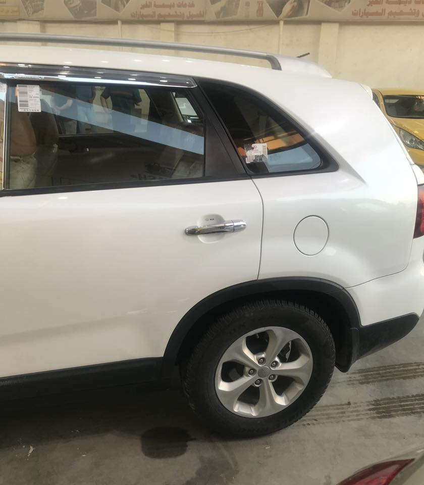 سورنتو ٢٠١٣ شكل ٢٠١٤
وارد خليجي 
لون ابيض 
٧ راكب 
٦ سلندر 
ماكنه دوش 
حساسات 
كامره 
ويل كب 
داخل مخمل مغلف جلد 
ارضيه جلد 
تبريد
رقم ديالى باسمي 
بيها صبغ جامرلوغ وباب 
***********
