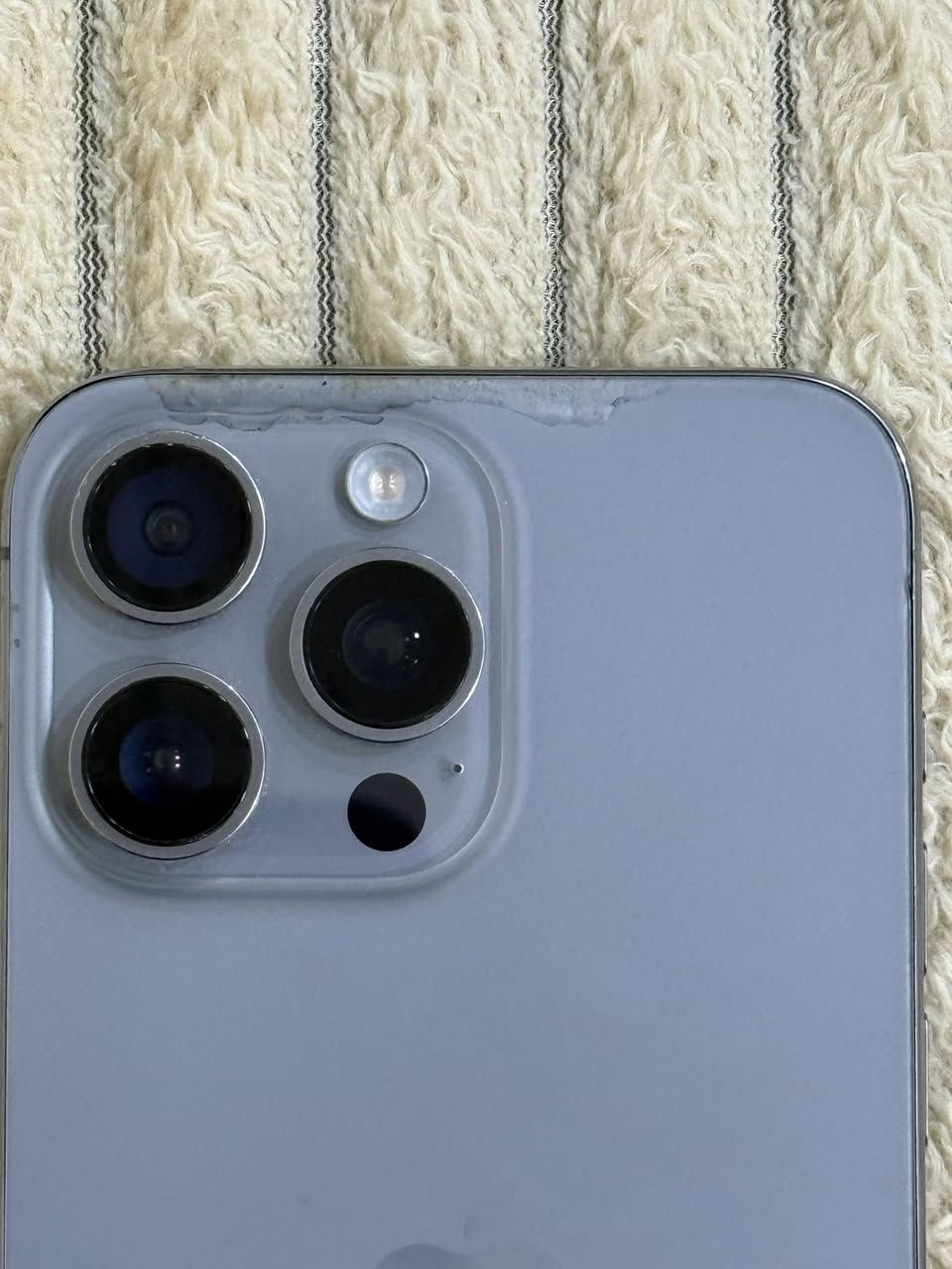 15 برو ماكس 256 بطاريه 87 مبدل شاشه  ومفطوره هسه
السعر 700 الف وبي مجال 
رقم *********** واتس 
توصيل موجود اي مكان
