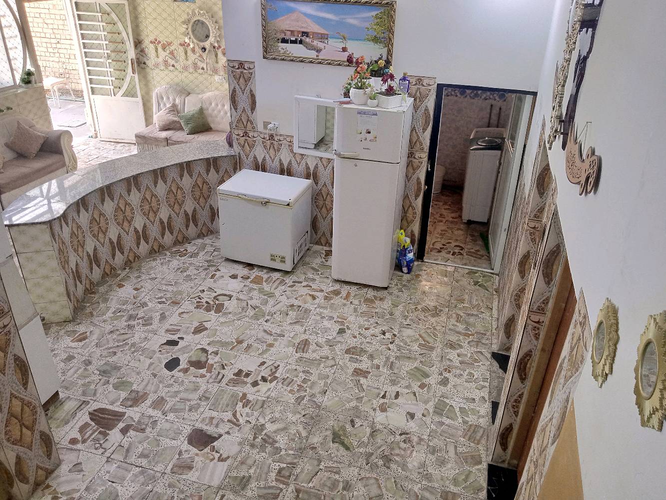 بيت بالمحموديه حي الشهداء 288متر بناء بلوك    قاط ونص طابو ملك صرف كامل خدمات ماء ومجاري وتبليط وكهرباء 4غرف نوم 2صالات مطبخ وحمامات 2 واستقبال للاستفسار ***********.  بي واتساب