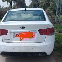 للبيع موديل 11 سنوية لل31 هزة جديدة  محرك 1600 سيارة بيه صبغ اربع قطع ...