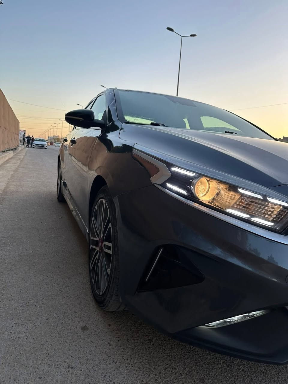 السلام عليكم كيا فورتي جي تي 2020 فول موصفات 1\1 حدث بنيد مبدل فقط بيه رصعات بلا جتف أبيعه علئ حطه رقم بغداد تحويل ثاني يوم كير مكينه صدر كله جديد مكان السياره بغداد زعفرانيه ***********
