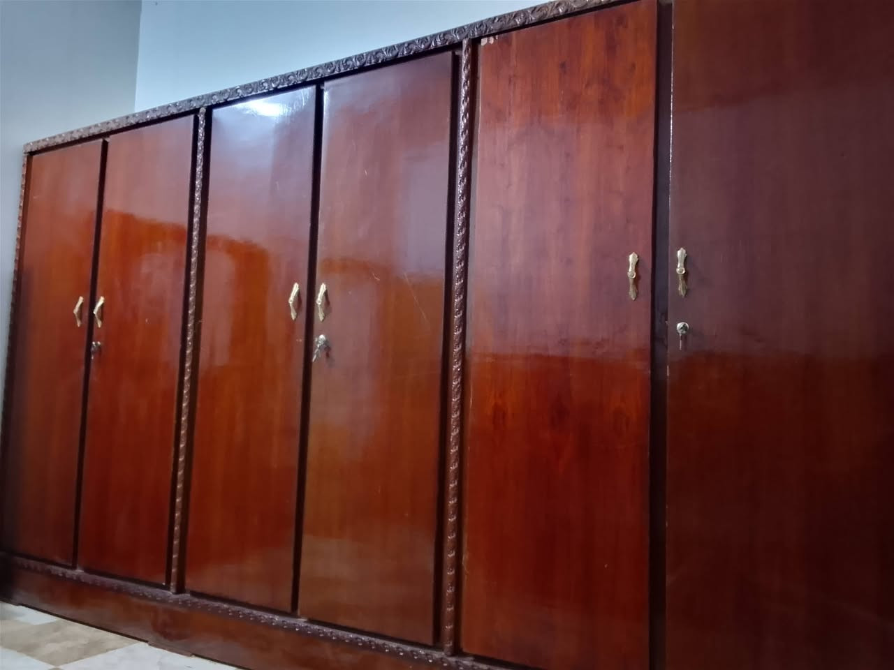 سلام عليكم غرفة نوم مستعملة للبيع بحالة جيده مكانها تاميم قادسية ثانية استفسار ***********
