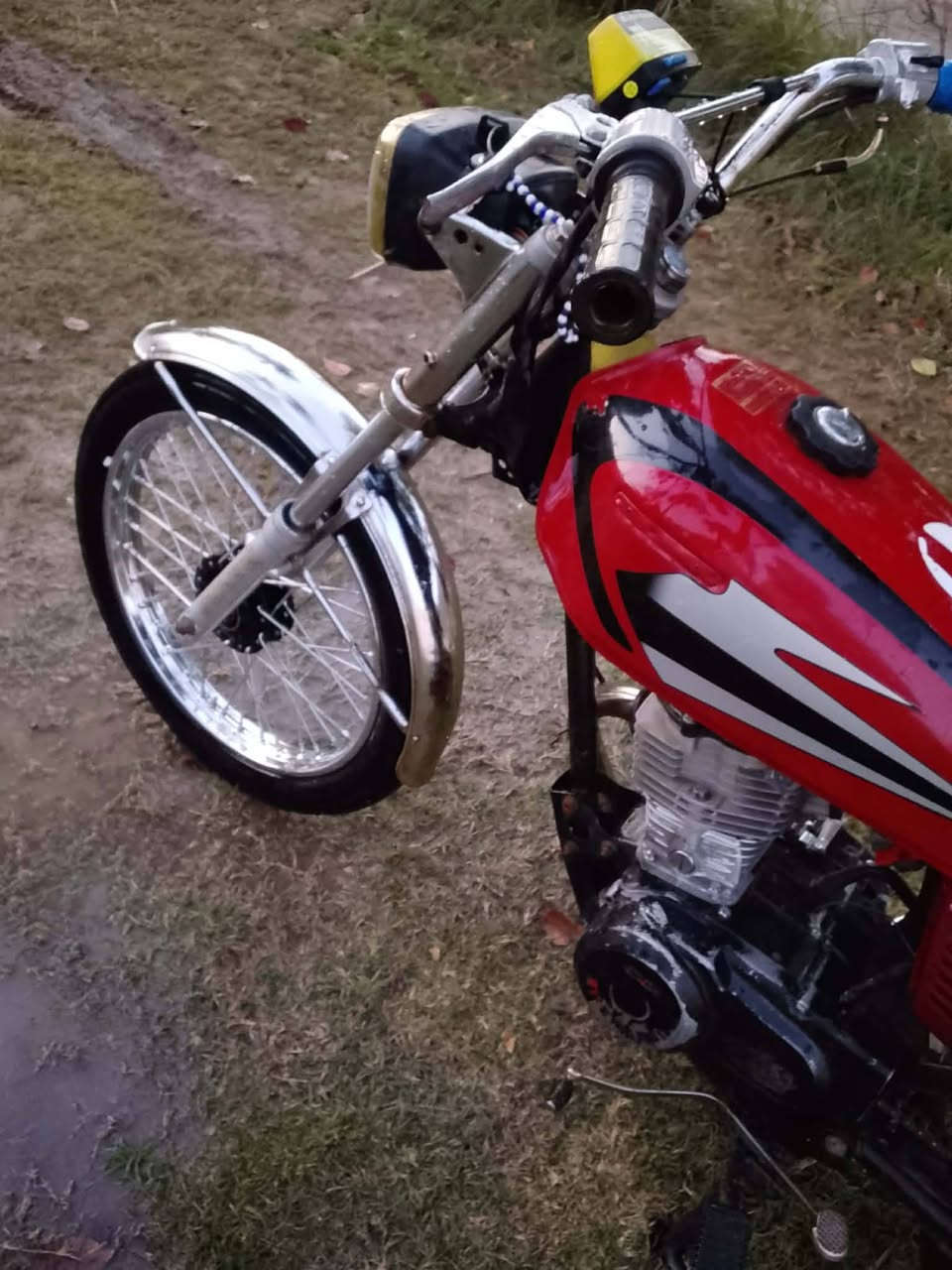 سلام عليكم دراجه للبيع دراجه كلك مكينه خير من الله  مشو وفصلات شرط دراجه سعره 275 وبيه مجال  قليل مكان بابل محاويل قضاء لبعلوات/***********
