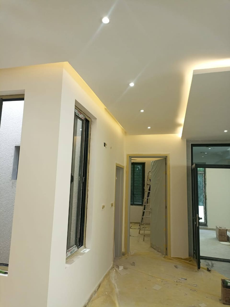 السلام عليكم ... جزء من اعمالي للديكورات والصبغ ***********
