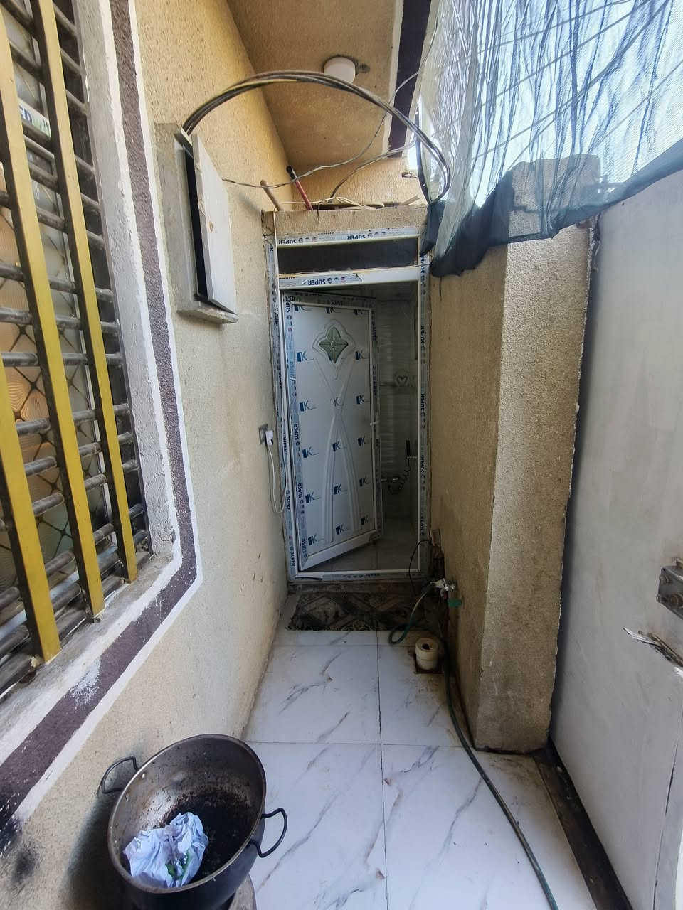 المساحه 54 متر
بيت للبيع يصلح سكن او حسينيه او استثمار البيت بالمعملجي خلف مستشفئ الوارث يبعد عن الامام كيلو ونص البيت طابو سند 25 بي اقرار محكمه البيت ركن وقريب ع الشارع العام جميع الخدمات متوفرا البيت يباع وياه كاونتر تسكام وةمنضومه ماء مقطر للاستفسار اتصل *********** يوجد واتساب السعر 70
