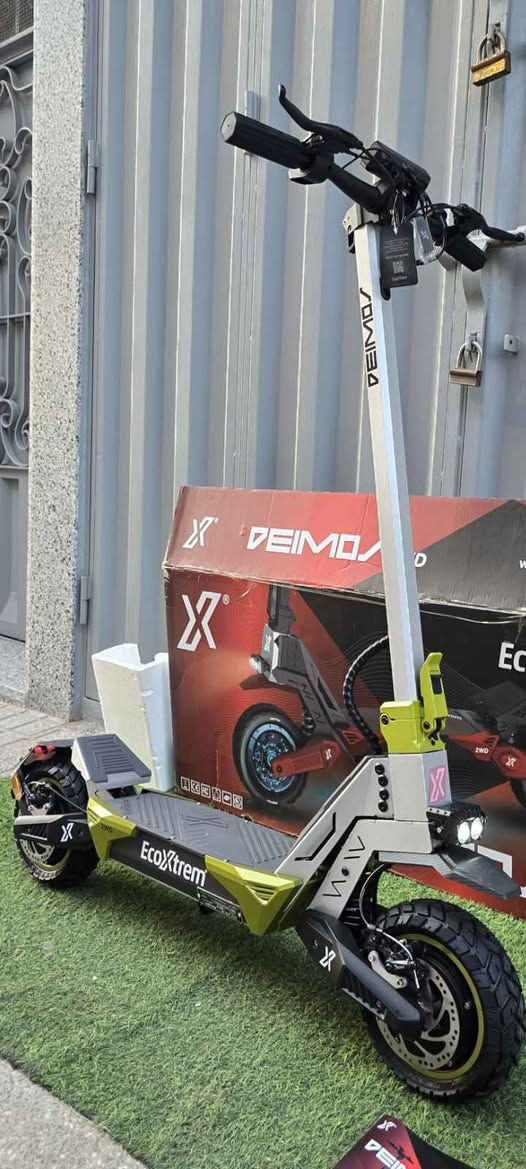 ⚡️TROTTINETTE ECOXTREM DEIMOS 2WD  🔥
✔️ Deimos 2wd Double moteur 
✔️ Puissance nominale: 2 × 1000W
✔️ Puissance maximale: 2 × 2000W
✔️ Antivol à code inclus Cadeau 🎁 
✔️ Châssis en aluminium (léger et durable)
✔️ Compatible avec l'application mobile📲
✔️ Haut-parleur Bluetooth intégré 🎵
✔️ Démarrage par NFC 
✔️ Batterie lithium 48V 20AH
✔️ Charge max 120 kg
✔️ Frein: À disque avant et arrière +E-ABS 
✔️ Autonomie 50km min - 65km max
✔️ Vitesse 55 km/h min – 60 km/h max 
✔️ amortisseur avant et arrière 
✔️ écran LCD intelligent
✔️ Rapport de vitesse 3 vitesse
✔️ Feu stop à LED
✔️ Feu avant à LED
✔️ Résistant à l'eau IP55
✔️ pliable oui
✔️ Matériel Aluminium 
✔️ klaxon 
✔️ Garde-boue avant et arrière
✔️ Clignotants à gauche et à droite
✔️ Indicateur de batterie
✔️ pneu: Tubeless 10 pouces Off Road 
✔️ Charge 54V rapide
✔️ Marque internationale 🌏
✅ Qualité & Garantie 💯
📢 الدار البيضاء, المغرب


**إذا كنت صاحب هذا الإعلان وتريد حذفه لأي سبب، رجاءا أرسل رسالة إلى الدعم الفني**