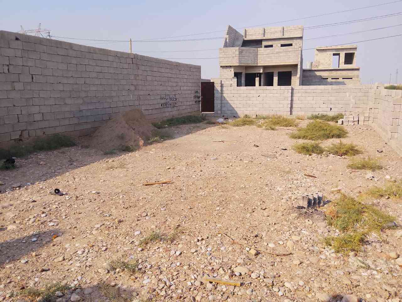 قطعه للبيع زراعي في طوز خرماتو خلف سايلو قرب حسينيه ام بنين مساحة 200متر 10×20 للاستفسار اتصل ***********
