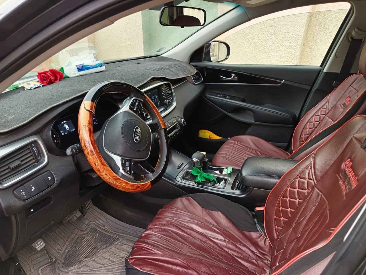 🚗 للبيع: كيا سورنتو 2019
📍 مكان السيارة: الحلة – بابل
📞 للتواصل: ***********
💰 السعر: 210 ورقة – قابل للتفاوض
📊 المسافة المقطوعة: 85000 مايل
🛠️ المحرك: 6 سلندر – 3500cc

⚙️ المواصفات:
• السعة 7 ركاب
• اشارات ترحيب 
• دفع رباعي AWD
• مقاعد أمامية كهربائية 
• بصمة تشغيل+ أبواب 
• شاشة وسطية تدعم Android auto 
• تبريد منفصل قطعتين 
• مقابض نيكل 
• قفل مركزي 
• رادارات
• نظام مانع الإنزلاق 
• 5 أنظمة قيادة 
• تحكمات ستيرن 
• لايت زينون عالي 
• كاميرا خلفية 

⚠️ أضرار السيارة:
• وارد أمريكي – حادث بسيط
• تم تصليح جزء صغير من زاوية الدعامية الأمامية فقط بدون صبغ
• باقي أجزاء السيارة مكفولة

📌 تفاصيل إضافية:
• رقم السيارة بابل الدولي الجديد
• باسم المالك تحويل مباشر
• السنوية مجددة لغاية 2030
• لون السيارة رصاصي غامق

📞 للتواصل: ***********

💰 السعر: 210 ورقة – قابل للتفاوض
