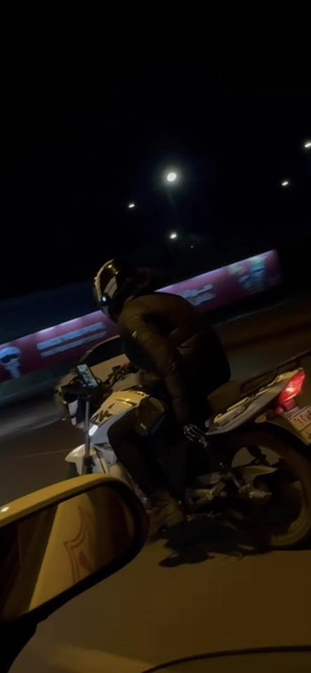 Keeway rk 200
موديل: 2025 
كليمتر: 16.000km
محرك: cc 200
نوع الكير: بطح 
مرقمة رقم اربيل 
موجود رقم امامي و خلفي 
كضالك موجود سنويه و تحويل الدراجه بسمك 
لا يجود اي غرامه عدراجه 
عطل: ليس يوجد اي عطل او خلل في الماطور 
كهربائيه: كلشي سغال 
عداد km
عداد سرعه 
عداد بانزين 
عداد رون 
اناره و يشارة
يجي مع الدراجه خوضه مجانيه مع سماعاته الخوذه 
ستكرات حماية التانكي من المفاتيح 
مرايات تحت الكيدون (موجود البلادي كمان)
دراجه نضيفه كل ١٠٠٠-٢٠٠٠ km تبدلت دهن بلمركز  صناعه الأصلي الي تابع الى بأجيلان 
دراجه نضيفه اخت الزيرو (!!ممسويه حادث!!) 
السعر عل خاص شباب 
***********
