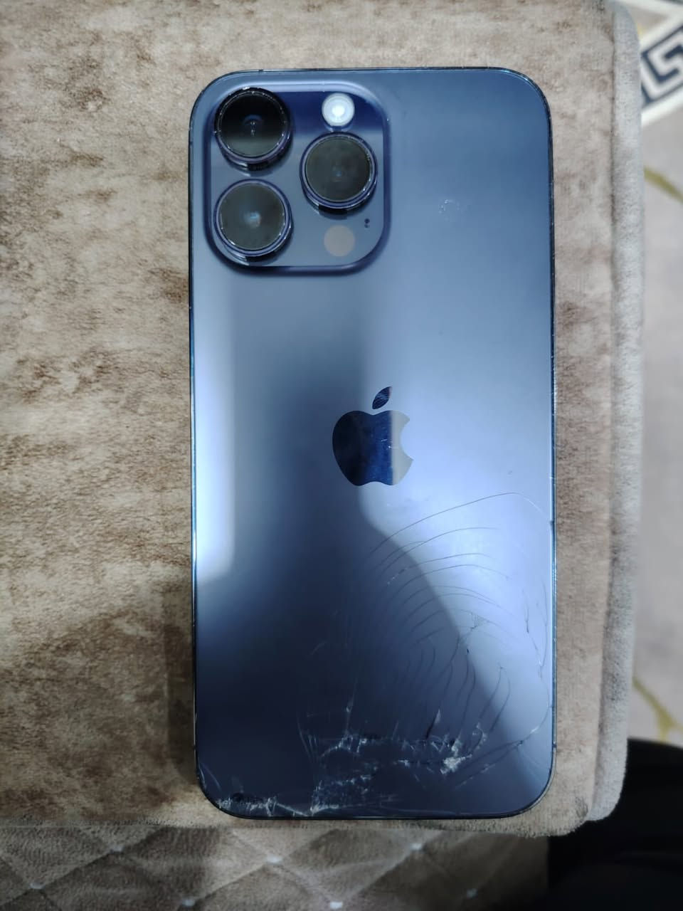 السلام عليكم عندي ايفون 14 برو ماكس عربي شرق اوسط الذاكره 256 البطاريه 83 الجهاز نضيف جدآ بي بس فطر بل ضهر الجهاز وياه علبه السعر 760 وبي مجال بسيط للاستفسار واتساب *********** او خاص على هاذه الحساب (ملاحضة) ما عندي توصيل
