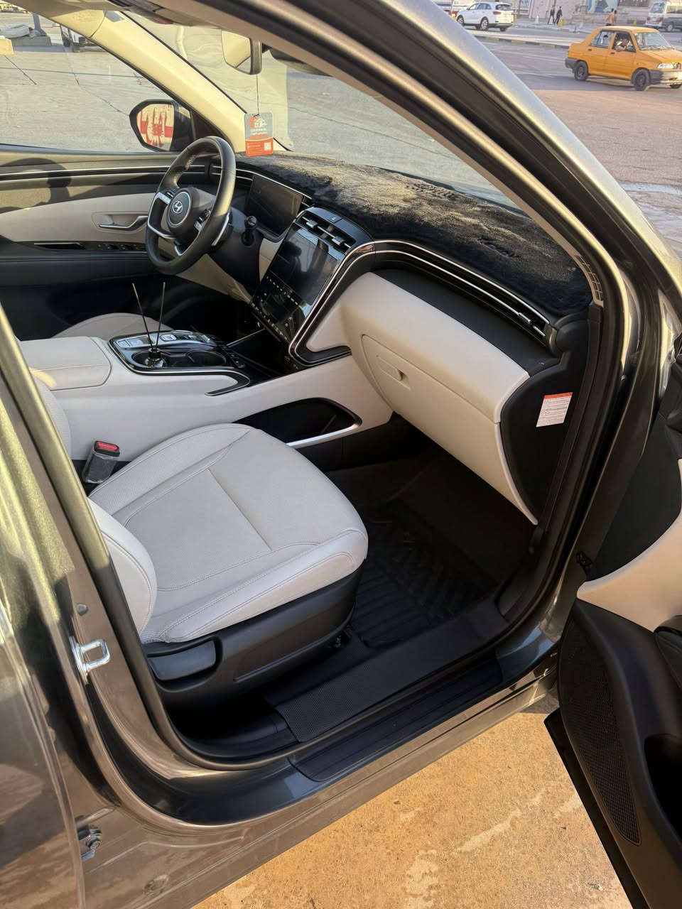 السلام عليكم…
توسان٢٠٢٤ هايبرد فول مواصفات
حادث چملق ايسر  الباب مطخطخ نفس السايد
أيارباك طاگ
السيارة نظيفة ماشية٤٢الف
السيارة رقم بغداد بأسمي
بيها مجال مراوس حسب القناعة
سعر السيارة١٦٨ورقه وبيها مجال 
رقم بي واتس : ***********
اتصل واني خادم
والي معاجبة السعر كلشي موجود بالسوگ
