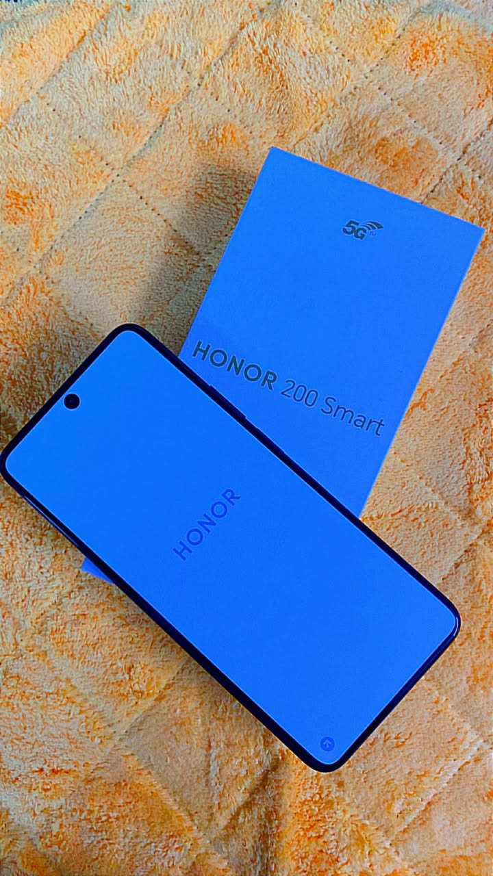 HONOR 200 smart 5G
جديد غير مفعل 
رام 4 
ذاكره 256 
اللون اسود 
مكاني بغداد 
شهداء البياع 
ماعدي توصيل 
تجي تاخذه من البيت 
اي استفسار ع السعر 
اتصل او راسلني وات ساب 
***********
