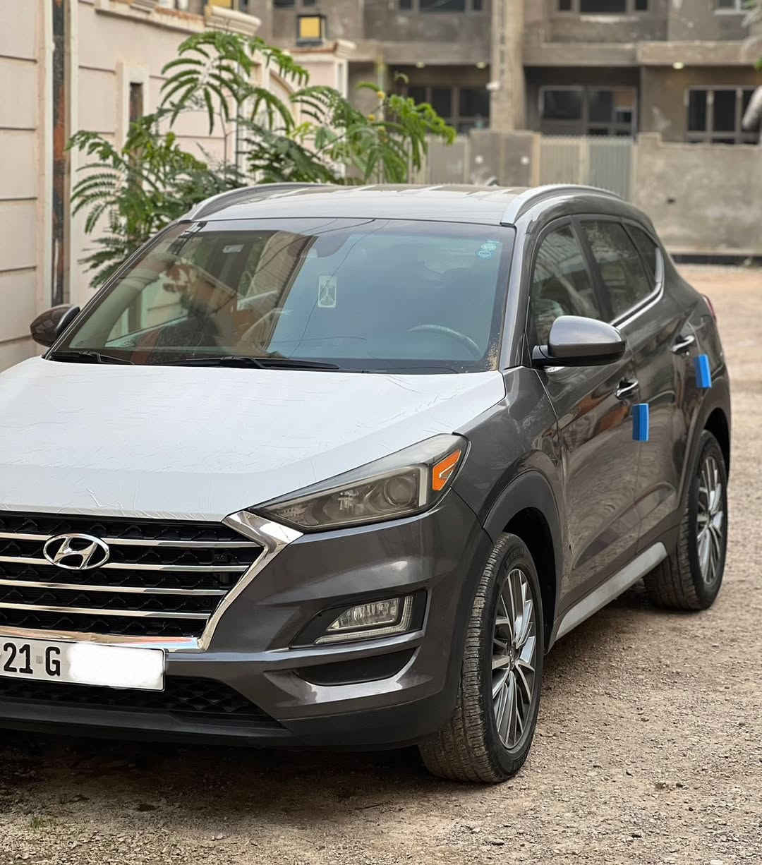 توسان 20 امريكي 
فول مواصفات عدا الفتحة 
حادثها جاملوغ وبنيد بدون دواخل صور الحادث بلمنشور 
السيارة خير من الله بدون نقص

رقم سليمانية بسمي تحويل ثاني يوم 
السعر 159 وبيها مجال
***********
***********
