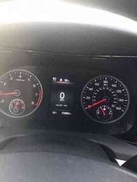 كيا كي5 (2022)  🔑 بصمة  📱 شحن هاتف لاسلكي  🛣️ قيادة ذاتية على الخطوط ا...