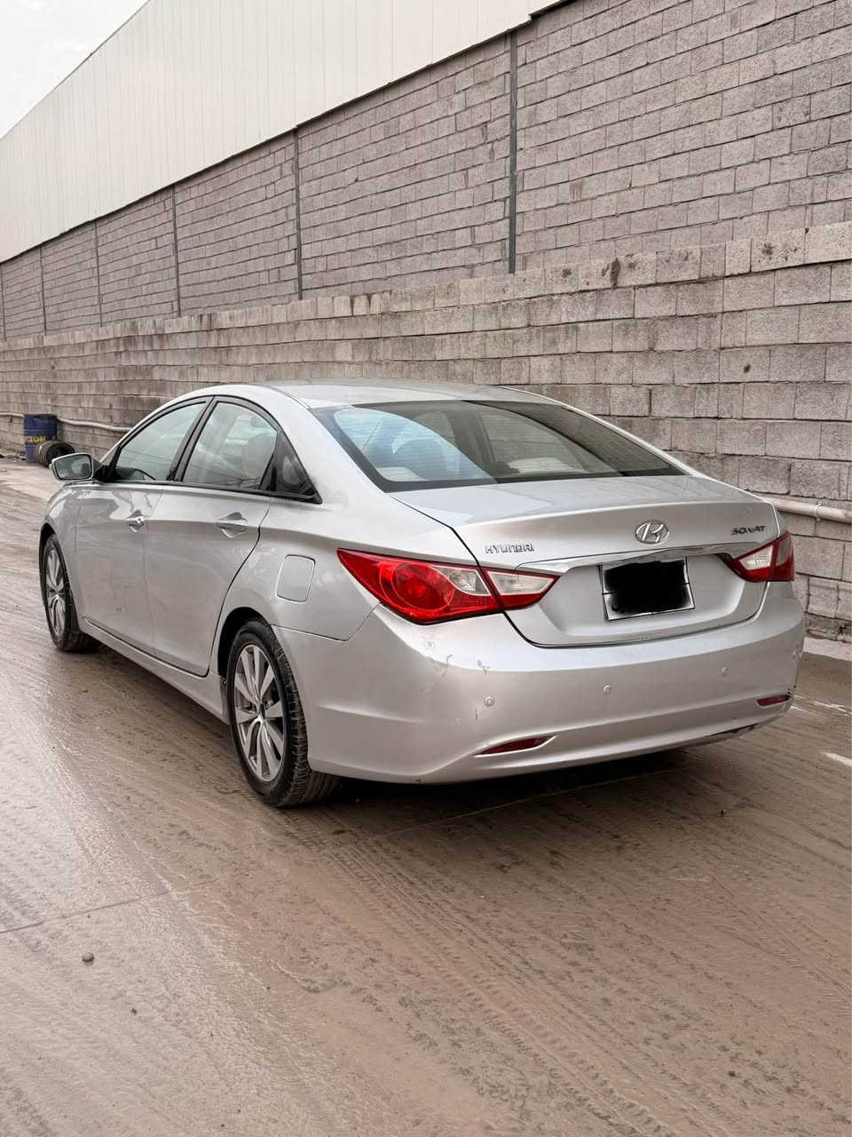 سوناتا 2010 مضلع خليجي 
ابيع عام ضربتها جاملخ خلفي بيها دواخل 
كير ومحرك تبريد كله شرط محرك بيها اثر بخار بدون نقص دهن موصفات خليجي محرك 2400
*********** واتس  
سعرر سيارة 88 بيها مجال عليه غرامه 4905000
يعني 33 ورقه تحويل بشرط سنويه منتهي 2015 رقمها اربيل أربيل, العراق
