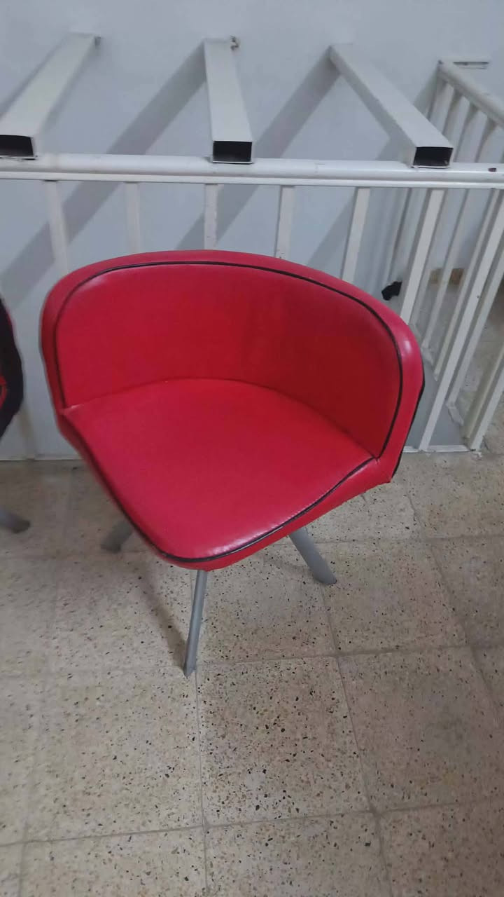 ميز طعام 4 كراسي نظيف السعر 75 شراي خاص


**إذا كنت صاحب هذا الإعلان وتريد حذفه لأي سبب، رجاءا أرسل رسالة إلى الدعم الفني**