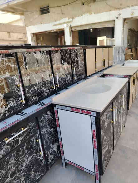 سلام عليكم وصول وجبه جديده في مزاد لأخوين العنوان المفرق الطرق والجسور مقابيل العزات بن تجه رايح عليه المفرق السعر اب 270 وبي مجال للاستفسار *********** كونترات جديد متر ونص والسنك مترا و30 يتوفر الالوان
