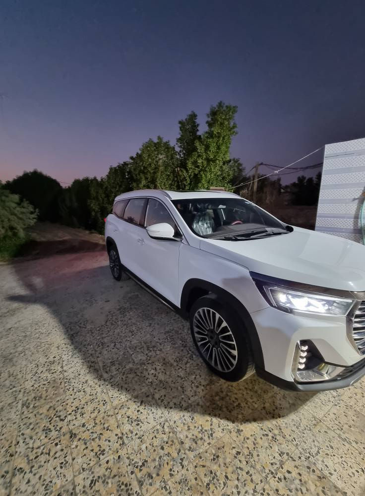 جيتور اكس 90 بلاص فول موصفات موديل 2024 سياره جديده حلوه مكان السياره البصره الاستفسار الاتصال على الرقم *********** وات ساب  اوخاص يجيك السعر محرك 1600 تيربو 7 راكب تبريد 3 قطع شاشه اكترونية جميع المواصفات بيه بارد رقم شمالي أربيل بسمي هزه وفحص جديد شط العرب, البصرة
