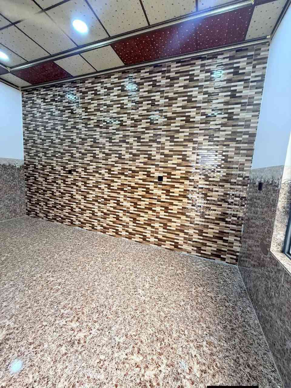 بيت 🏠 للبيع  مساحة 125 متر حي الانتصار شارع 60 مقابل المستوصف المربع الذهبي  بيت فول فول سند طابو الزهور يتكون من غرفتين وهول ومطبخ وصحيات  (السعر 80 وبي مجال) للاستفسار والطلب اتصل على الارقام التالاليه

*********** واتساب وتصال
