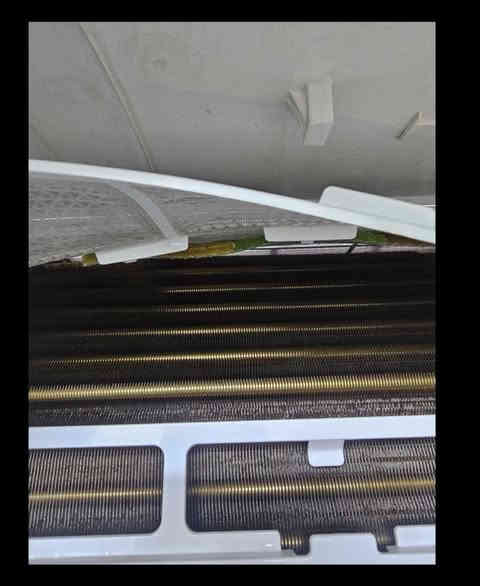 سبلت توسوت حجم(واحد طن) انفيرتر اقتصادي يشتغل علسحب 
جهاز نظيف جدآ بلادي على وضع الشركه بدون اي تصليح مشتغل موسم واحد فقط 
 شغال تدفئة تبريد ملحقاته كامله 
بوراي ريمونت قاعده وايرات غازه مقفول 
سعره 400 مع التنصيب والنقل داخل بغداد فقط 
مكاني بغداد قريب الشعب بوب الشام     للاتصال *********** او وتساب
موجود خدمة توصيل داخل بغداد فقط
