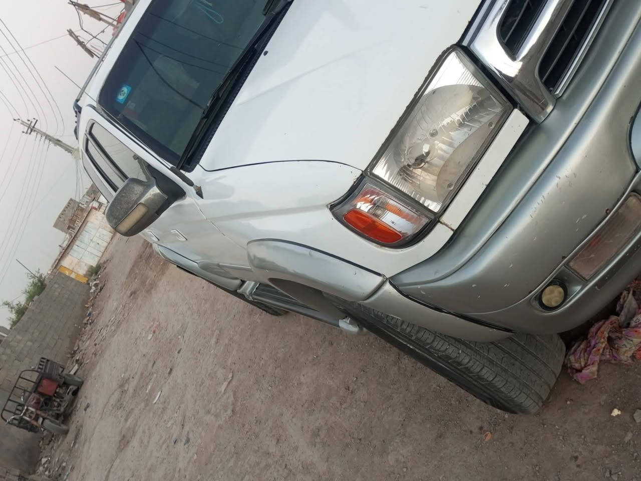 سلام عليكم سياره للبيع تيوته فورنر موديل 2000 كير مكينه خير من الله مكينه 3000 سياره بسمي رقم نكليزي سنويه لحد 2030 مصفره غرامات تبريد ثلج مكان واسط مركز مدينه حداده ستوني مسويها 
السعر 70 وبيها مجال شي قليل 

رقم التليفون ***********
