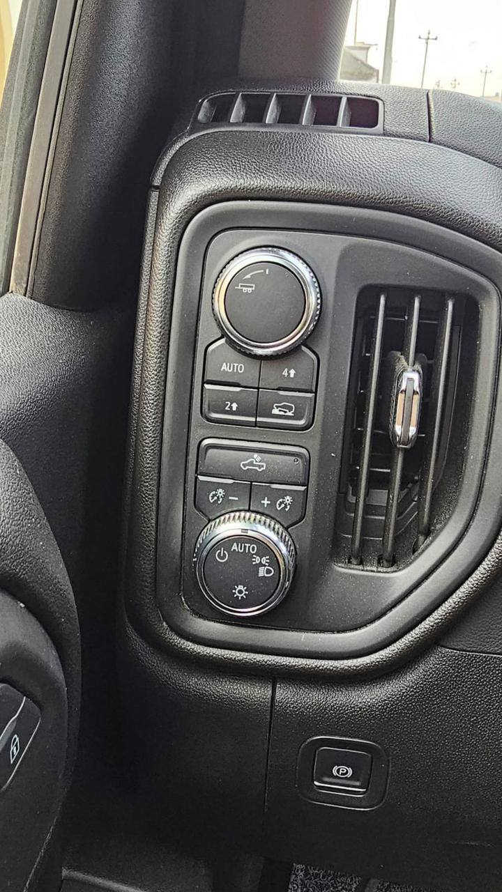 السلام عليكم 

جمسي سير للبيع مكان السيارة الناصرية 

*********** تفاصيل اكثر
