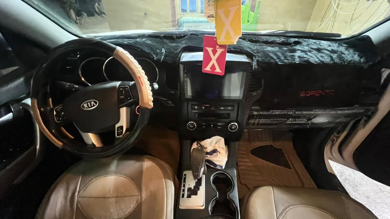 السلام عليكم
سورنتو للبيع
الرقم سليمانيه 
الموديل 2012
فول مواصفات
فتحه سقف بنوراما
سياره بلاديه
محرك سته سلندر (6)
مشروع وطني تحويل مباشر ثاني يوم احولك
سياره قطره صبق مابيه
للا ستفسار اتصل عل ارقام
***********
ملاحضه غير متواجد عل فيس اتصل عل رقم
