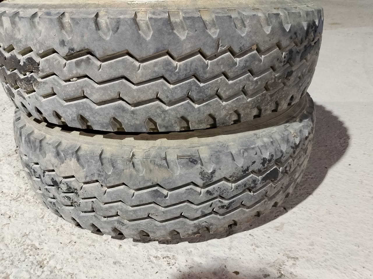 زوج 22/315 إنتاج 24 تايرات جدد مكفولات مكان بغداد الاتصال ***********
