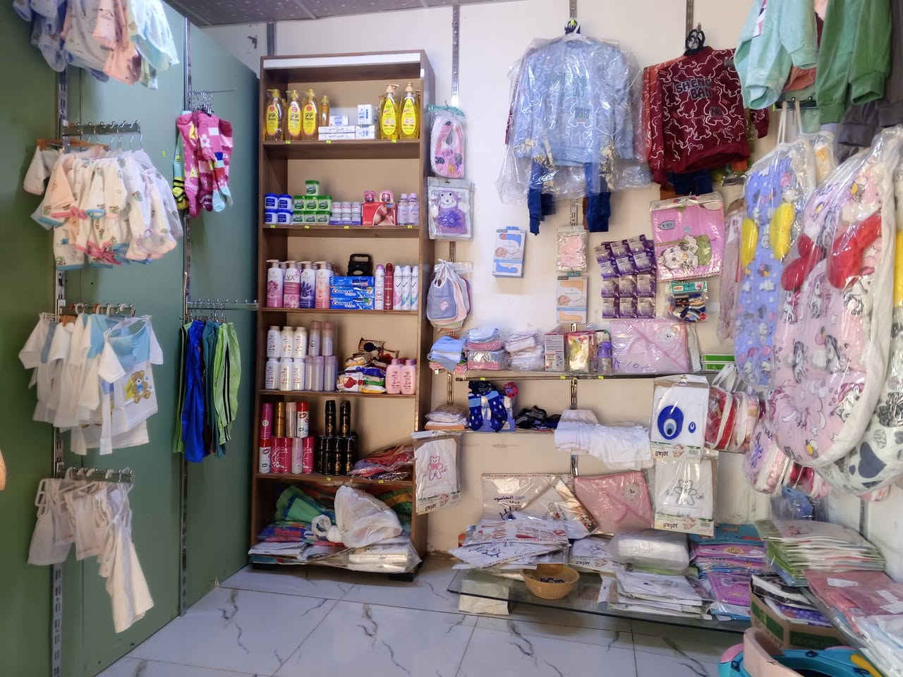 ملابس اطفال حديث ولاده
الوان مختلفه متوفر 
بـيبي عفـك *********** واتساب موجود
🌐العنوان: الديوانيه قضاء عفك 
سواق الزهراء خلف سوق حميد 🏪🏪
