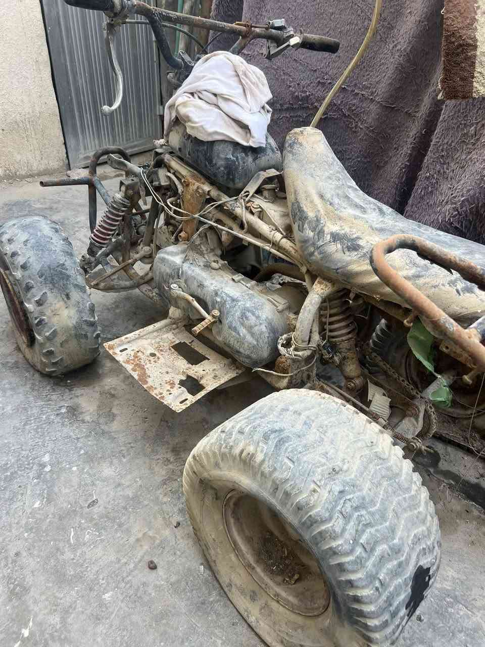 بكي و دراجه لبيع جان قبل يشتغلن و متروكات انه ابيعلك حديد انه  مكاني الزبير
***********
