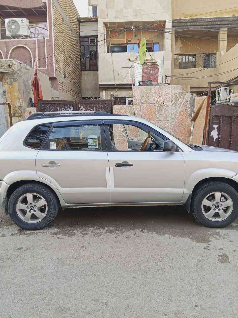 السلام عليكم توسان 2007 مصبوغ احزان جماليه جير متينه تبريد مقفولات مكان السياره بغداد الحسينية ***********  السعر 85
