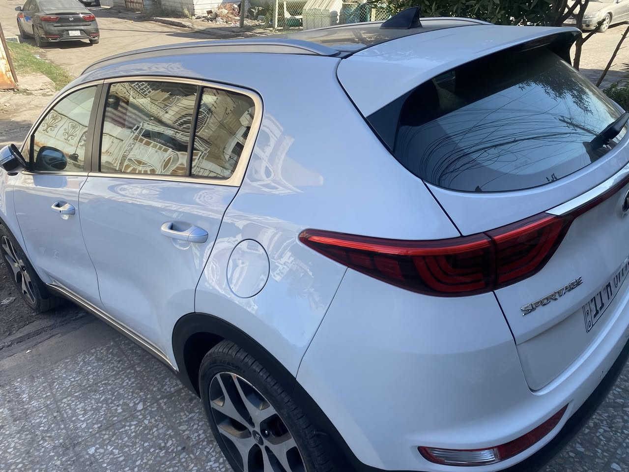 السلام عليكم :-
سبورتج 2019 خليجي جي تي لاين 
ماشية 114 الف بدون ضرر ولاصبغ 
فقط بارد بسيط 
بغداد بأسمي للاستفسار 
***********
