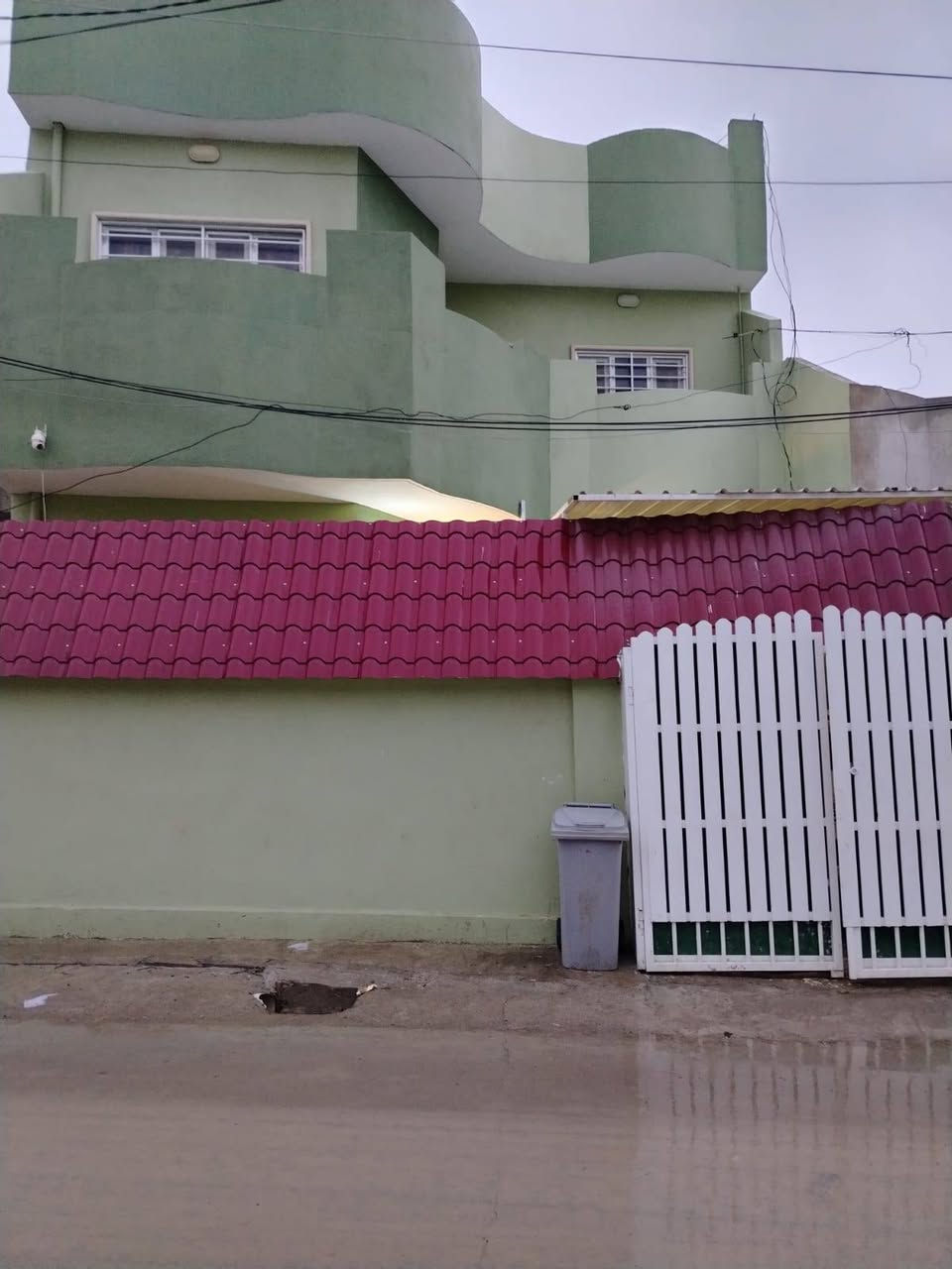 بيت لبيع
القوسيات مقابل مول الشام
طابقين  كامل اربعه غرفه نوم
هول واستقبال ومطبخ صحيات خرجه ودخليه
واجه 8 النازل  15
 المساحة 120 متر
يبعد عن طريق دهوك 75 متر

استفسار ***********
# ***********
خدمات كامل ماء كهرباء تبليط
