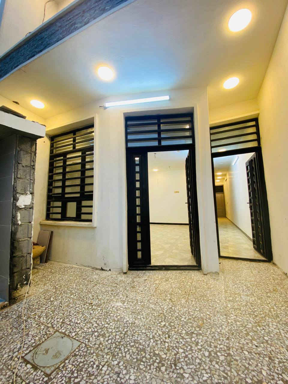 بيت للبيع مساحه ١٠٠ متر منطقه الدوانم قرب جامع القدوس بسعر جدا مناسب للتواصل ***********
