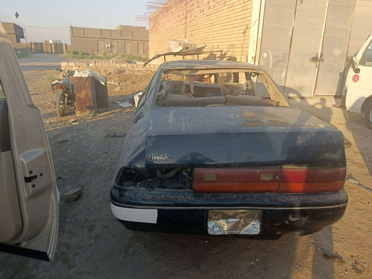 السلام عليكم سياره بطه مقلوبه للبيع شفيتها بس على هاي الصفحه البقايا جير ومكينه جديدات السعر 14 وبيها مجال مكان بابل القاسم, ***********
