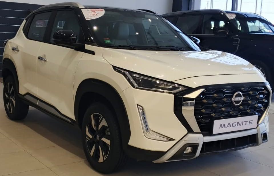 🚗 نيسان ماجنايت 2025 ✨

🔹 المواصفات:

✅ موديل 2025 – وكالة (0 كم)

✅ محرك 1.0 لتر توربو اقتصادي

✅ ناقل حركة أوتوماتيك (CVT)

✅ شاشة لمس 8 إنش

✅ دعم Apple CarPlay وAndroid Auto

✅ كاميرات محيطية (360 درجة)

✅ حساسات اصطفاف خلفية

✅ بصمة تشغيل مع بصمة ابواب

✅ مكيف أوتوماتيك

✅ مثبت سرعة

✅ ويل ألمنيوم 16 إنش

✅ مصابيح أمامية LED مع إضاءة نهارية 

✅ وسائد هوائية

✅ نظام الثبات الإلكتروني (ESP)

✅ نظام مانع الانزلاق (TCS)

✅ نظام مراقبة ضغط الإطارات (TPMS)

🎯 وكالة السور –  جاهزة للتسليم الفوري.

💰السعر مغري جدا💰

📩 للاستفسار والحجز، تواصل واتساب أو الاتصال ( *********** ).

