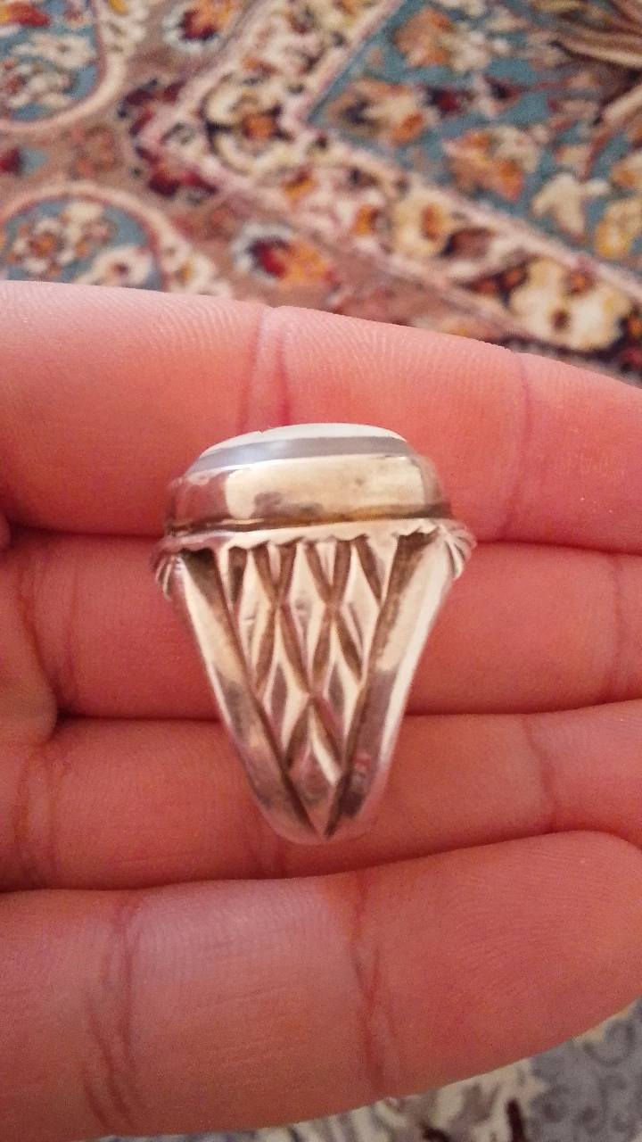 خاتم فضه ٩٥٠ قديم جدا سعره ١٠٠ 
***********

